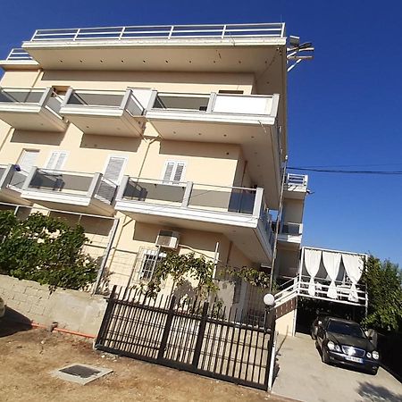 Collaku apartment's Vlore Bagian luar foto