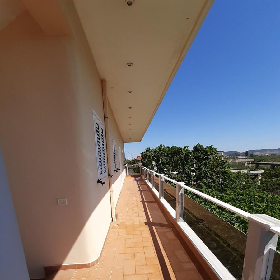 Collaku apartment's Vlore Bagian luar foto