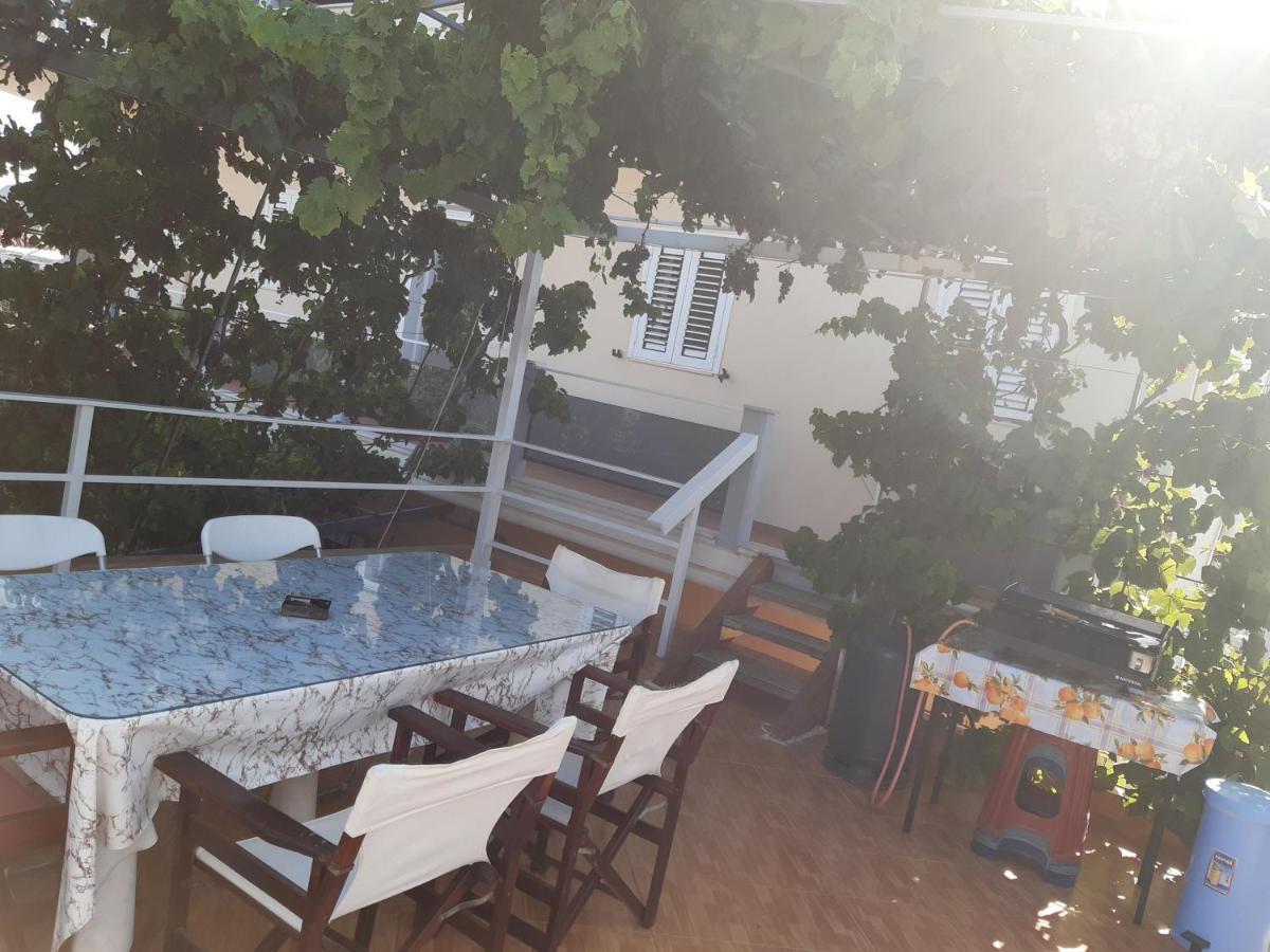 Collaku apartment's Vlore Bagian luar foto