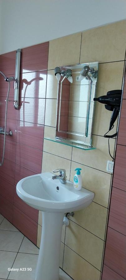 Collaku apartment's Vlore Bagian luar foto