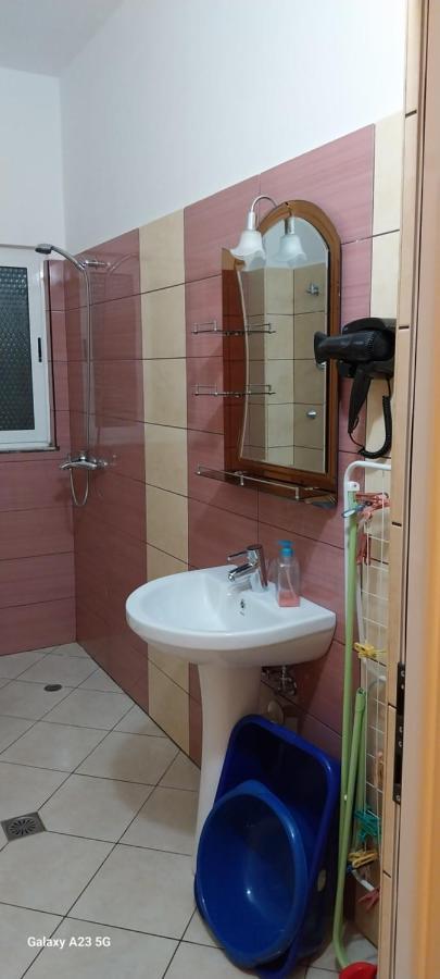 Collaku apartment's Vlore Bagian luar foto