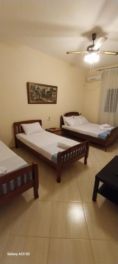 Collaku apartment's Vlore Bagian luar foto