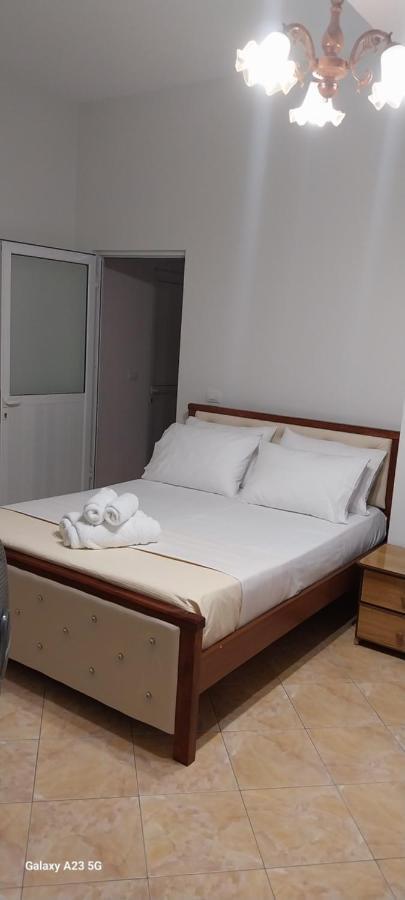 Collaku apartment's Vlore Bagian luar foto